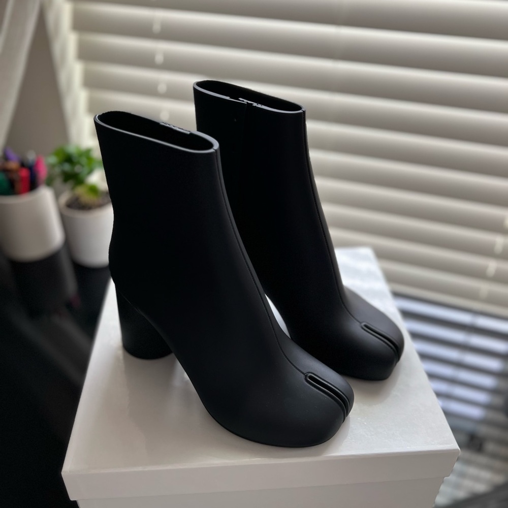 ❗️SOLD on Depop❗️NWT Maison Margiela Rubber Tabi Ankle Boot - Black 38.0